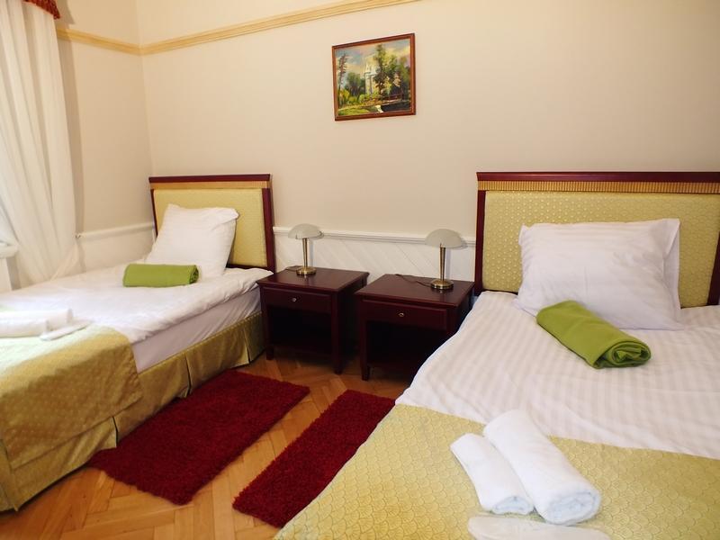 Dom Pracy Tworczej Hotel Goluchow Ngoại thất bức ảnh