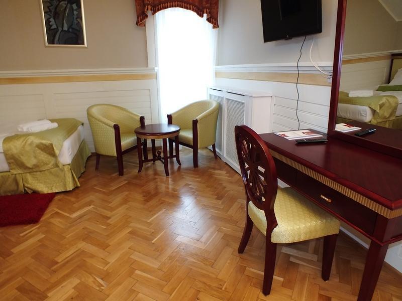 Dom Pracy Tworczej Hotel Goluchow Ngoại thất bức ảnh