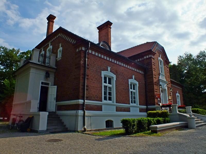 Dom Pracy Tworczej Hotel Goluchow Ngoại thất bức ảnh