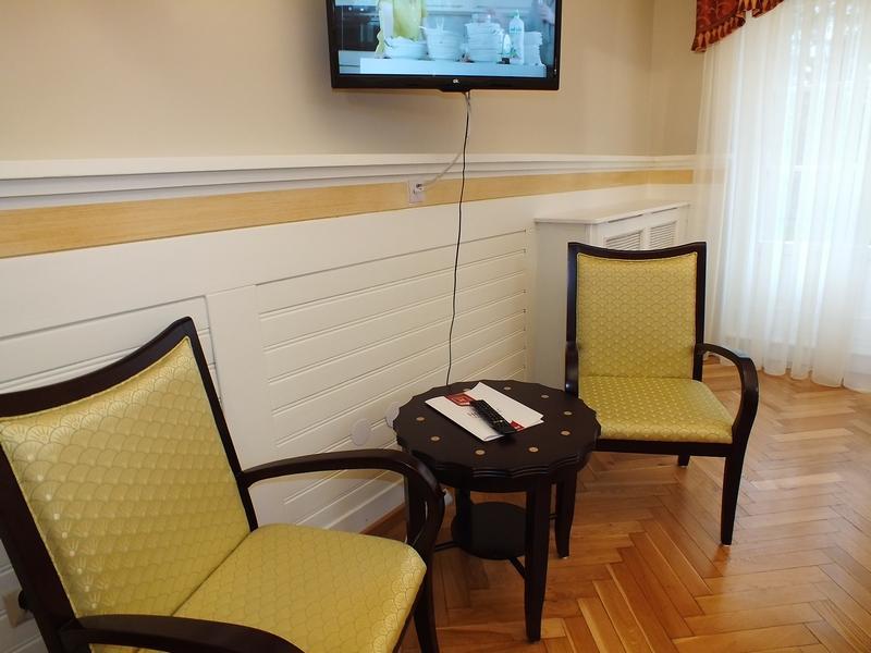 Dom Pracy Tworczej Hotel Goluchow Ngoại thất bức ảnh