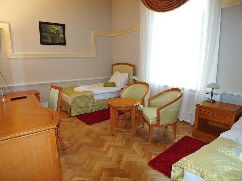 Dom Pracy Tworczej Hotel Goluchow Ngoại thất bức ảnh